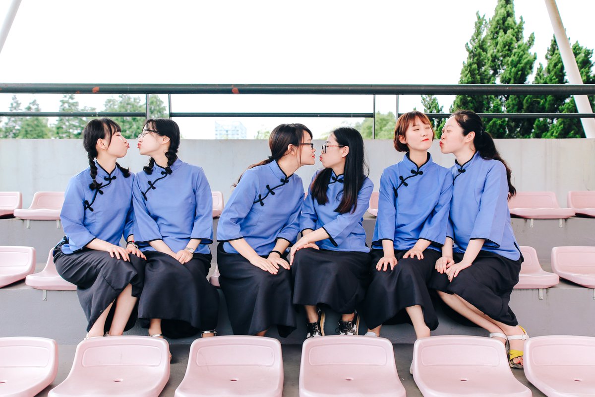 毕业小姐姐写真[27P+135M] #眼镜娘 #眼镜妹 #毕业照 #女大学生 #写真 
No.061119 预览全套尺度看置顶或私信 投稿：@007share 
眼镜娘圈子：https://t.co/VSeJDJ4Yn7 https://t.co/W56xc4kzgD