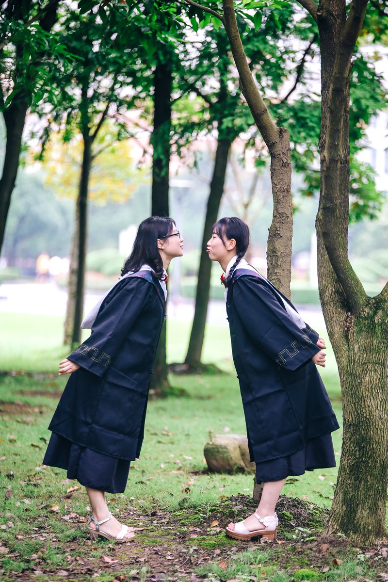 毕业小姐姐写真[27P+135M] #眼镜娘 #眼镜妹 #毕业照 #女大学生 #写真 
No.061119 预览全套尺度看置顶或私信 投稿：@007share 
眼镜娘圈子：https://t.co/VSeJDJ4Yn7 https://t.co/W56xc4kzgD