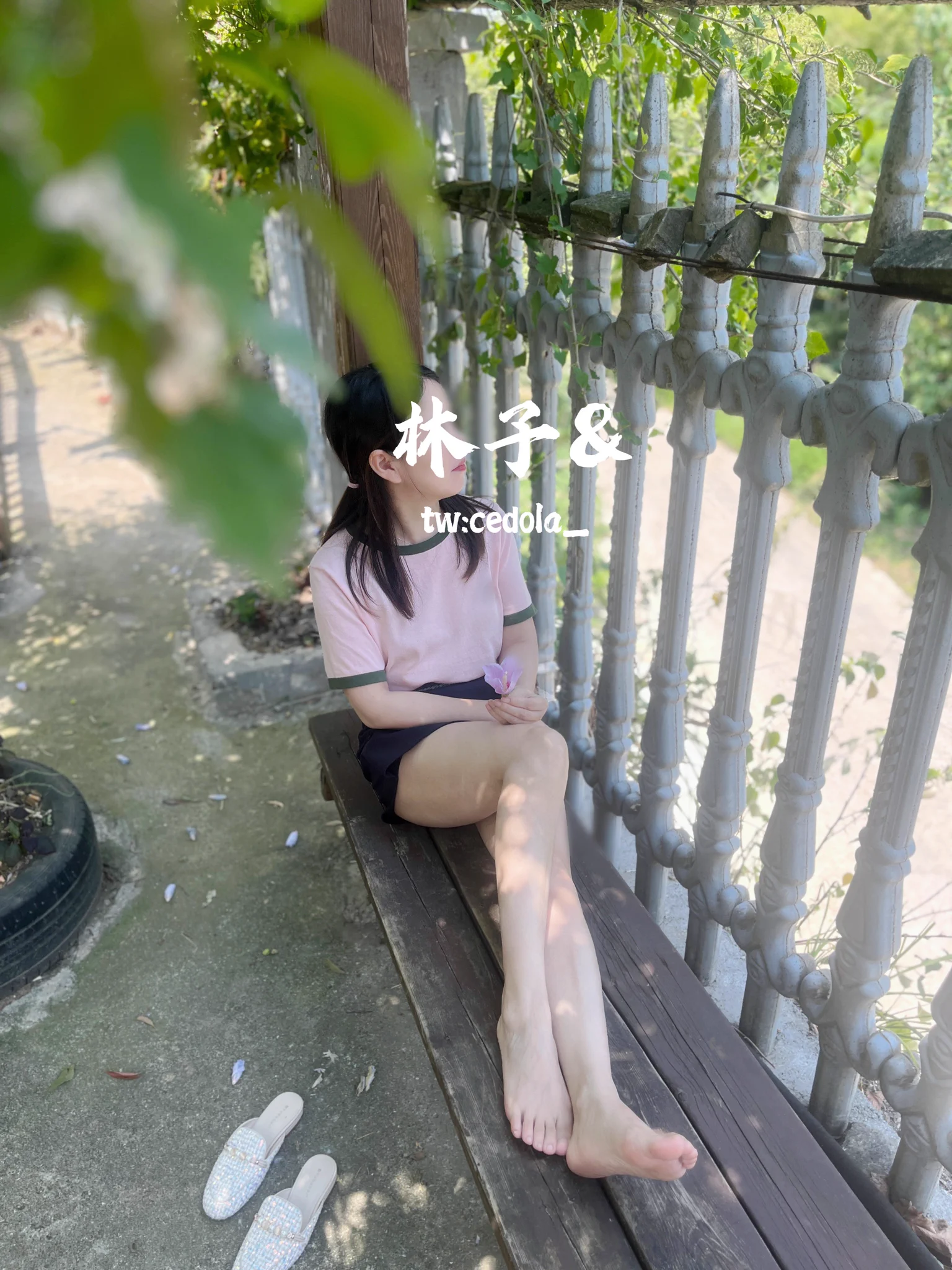 前阵老婆闹脾气跟我冷战，doi也不配合。昨天W回老家过节，趁他家的要玩牌，溜过来说见个面，本以为老婆不愿意，没想到她一下就开心了，热情似火，媚态十足，让W大呼好爽。临走W约她周末去张家界玩，老婆一口答应了。晚上睡觉的时候老婆又来撩我，我说你还没过瘾？老婆说前几日不尽兴，今晚得补上。 https://t.co/ptlXUg66Kl