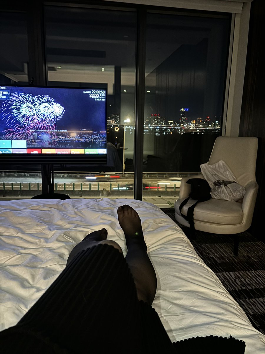 今天有約會！
吃好吃的火鍋
住好看又貴貴的房間
還去打彈珠
超開心！
我是彩券富翁！ https://t.co/vaUmOKyS70