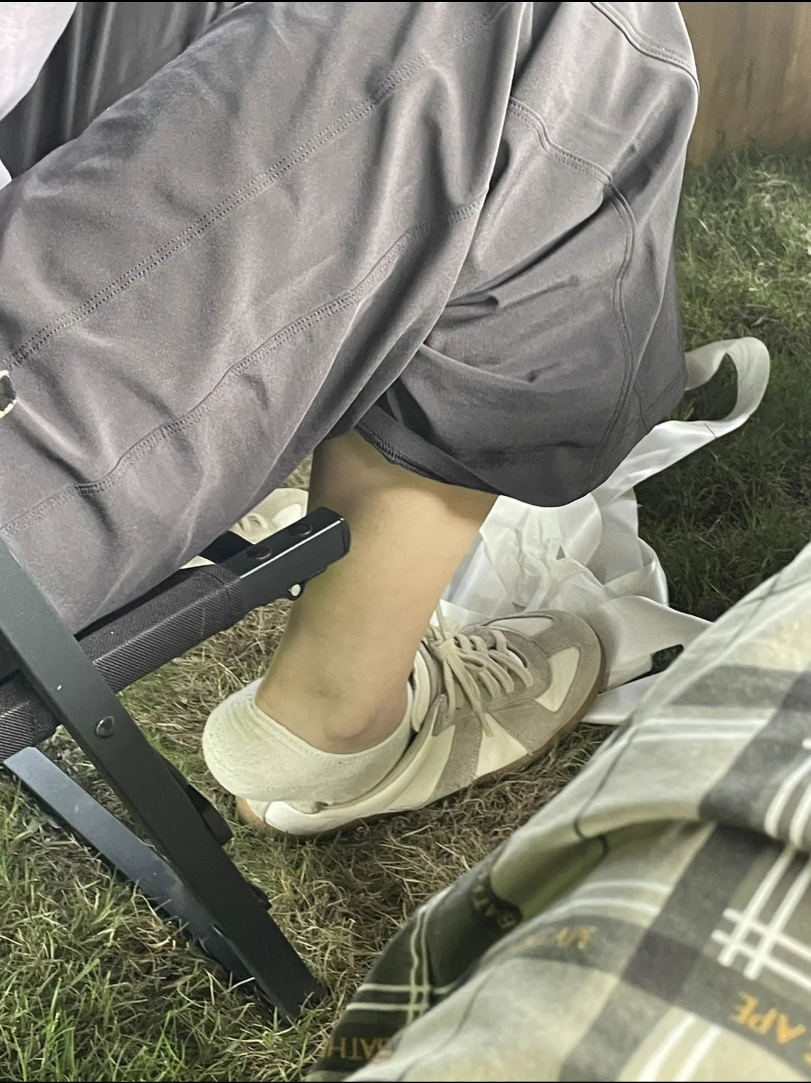 028地区，成都同好投稿，女友的原味运动鞋和酸臭棉袜，寻成都同城情侣和夫妻交流，互换对象原味，有意向的同好可私信我获取联系方式，拒绝白嫖！ https://t.co/9HnpnQwpCA