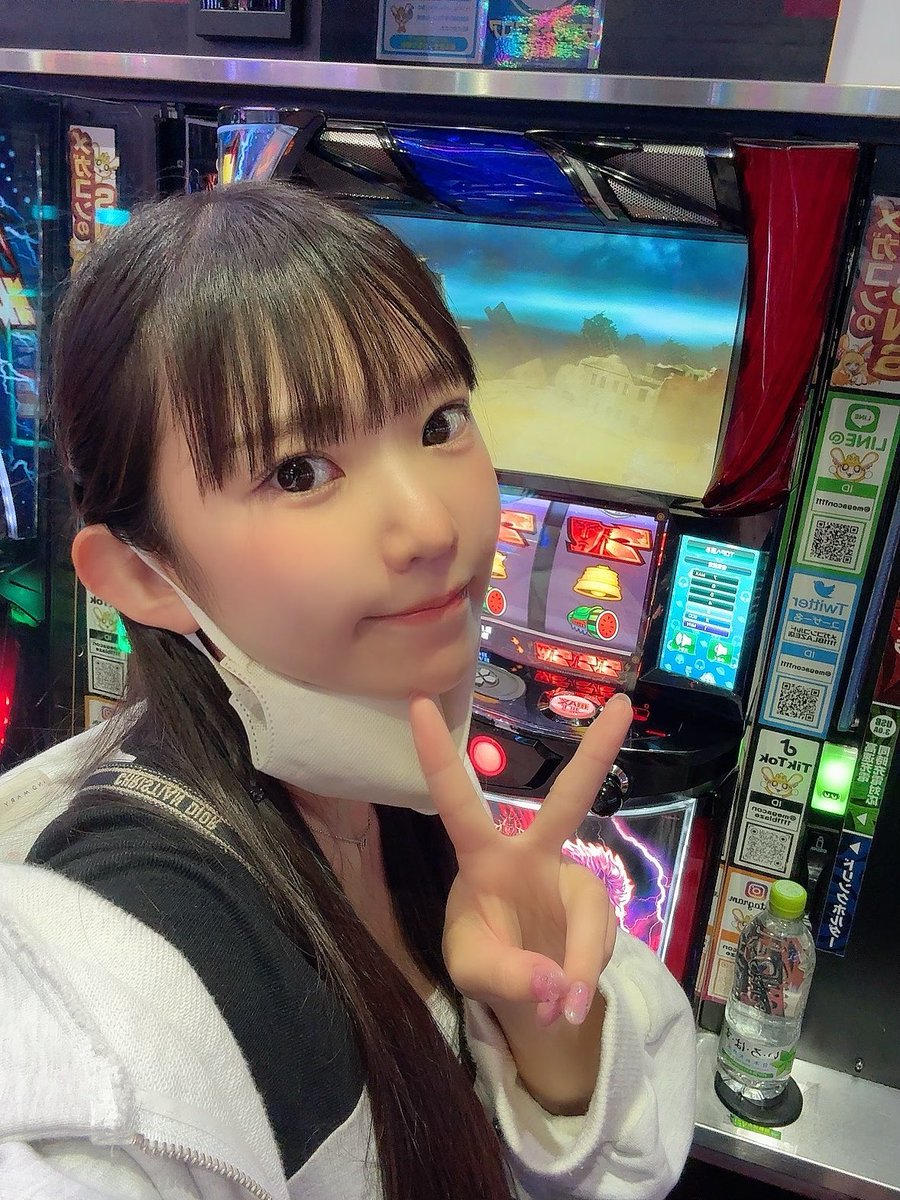 色々打ってみたい台もあったけど、
安定を求めて北斗座ってしまった🐈‍⬛笑
がむばる〜！！！勝つぜ！

#pr https://t.co/lCbTSqjcHD