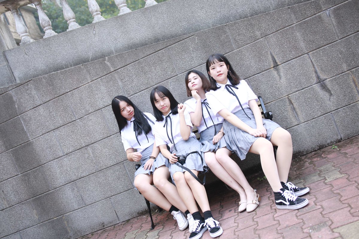 毕业小姐姐写真[691P+714M] #眼镜娘 #眼镜妹 #毕业照 #女大学生 #写真 
No.061818 预览全套尺度看置顶或私信 投稿：@007share 
眼镜娘圈子：https://t.co/VSeJDJ4qxz https://t.co/AeVAqeG3oh