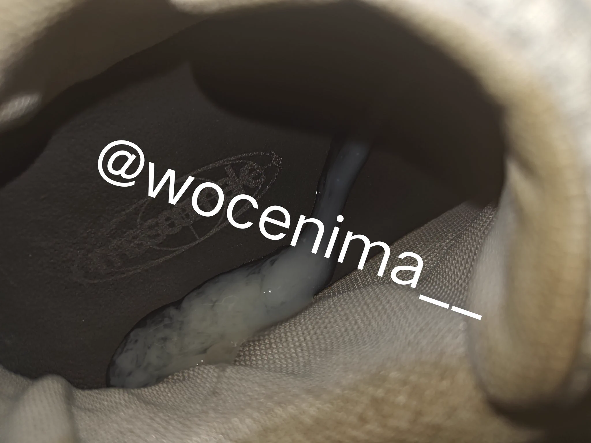 喜欢把鞋晒在楼道的骚女大学生吗 那就美美把玩一下 #扫楼打胶 #女生宿舍 #扫楼 #打胶 #玩鞋 https://t.co/zor2TgCnIc