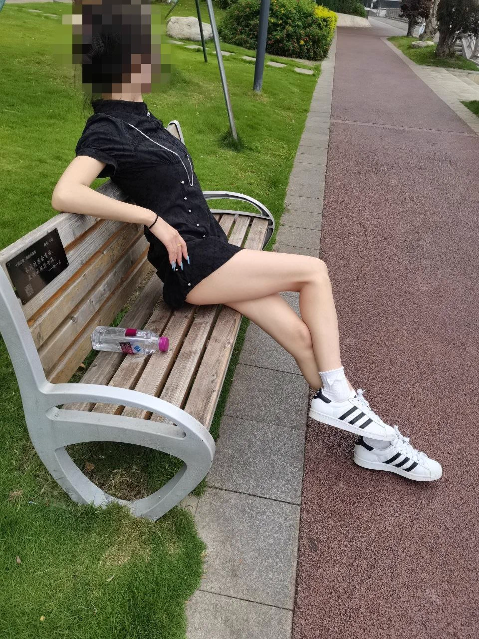 今日美得不可方物。悲剧的是公园的太阳格外晒人。 https://t.co/zaLMaGQG0s