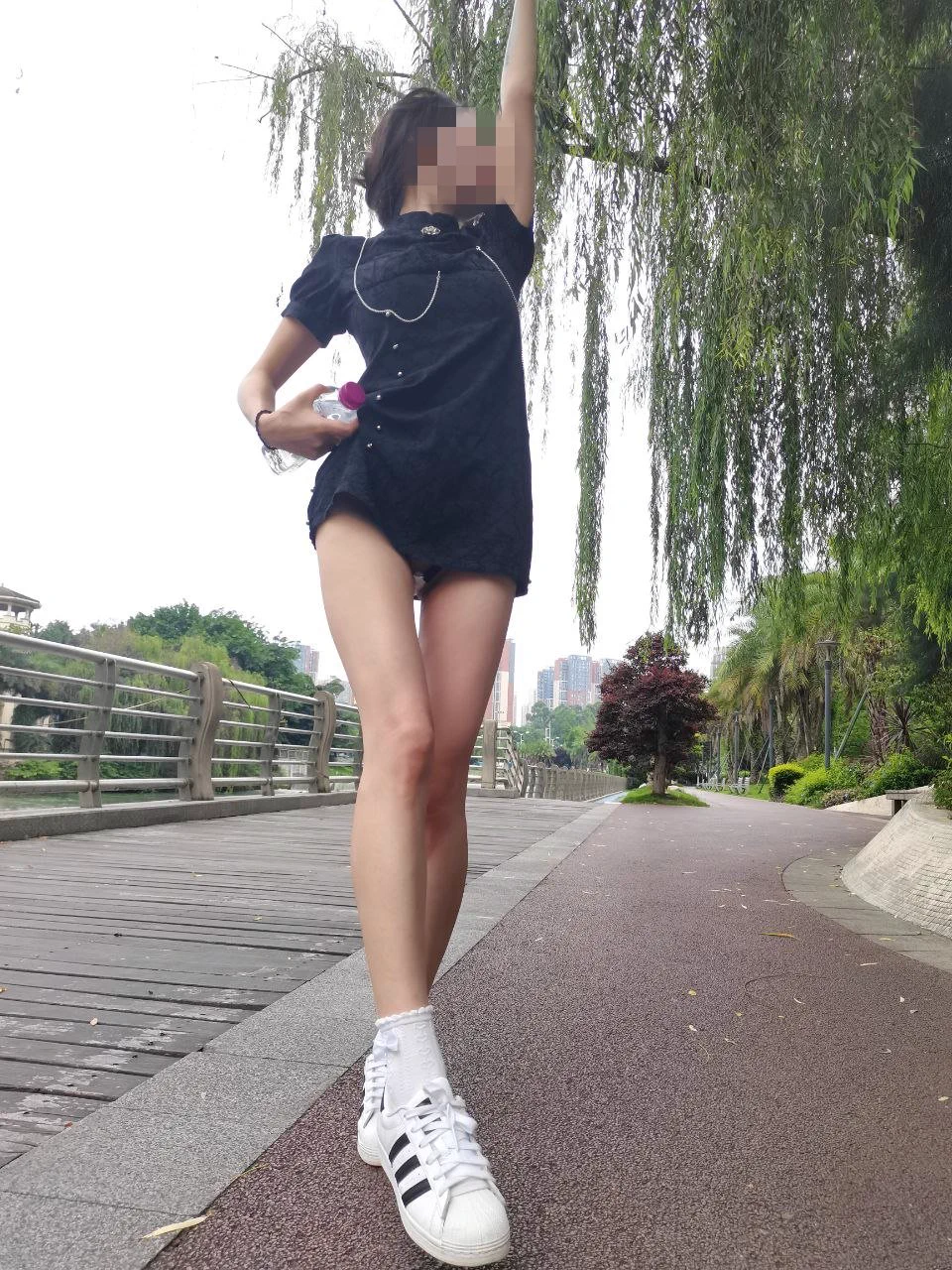 今日美得不可方物。悲剧的是公园的太阳格外晒人。 https://t.co/zaLMaGQG0s