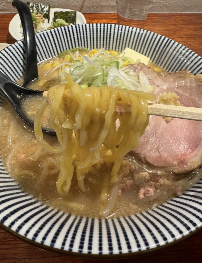 味噌バターコーンと冷やし味噌🤤🍜 https://t.co/8TTtdTFowr