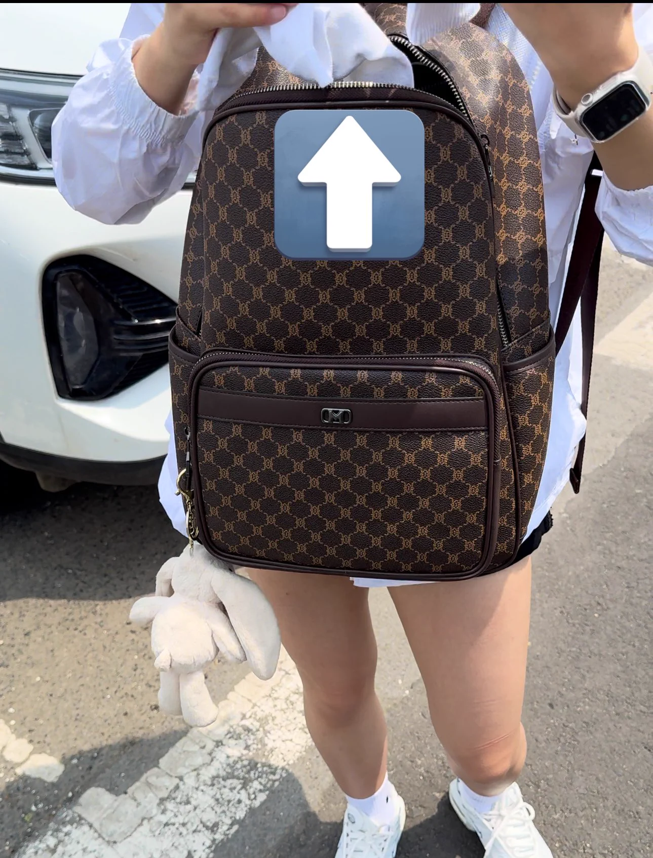 【街头要袜】街上看到一个细腿nike白袜，停车跟上。使用话术。很痛快女孩就答应，令人窒息的事发生了。妹子说，正好我包里有几双新的。🫠🫠这是我万万没想到的啊我艹了。我日了狗了。这种情况只能要，或者不要。眼看着妹子脚上的白袜搞不下来。谁能想到她书包里装了这么多白袜。她究竟是干啥去了😅😅 https://t.co/BJWtXfGhRU