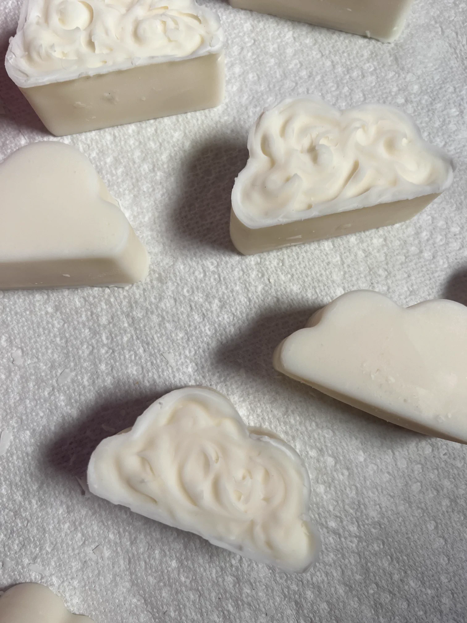 Tallow soaps right out of their molds ☁️ I’m obsessed 😻 https://t.co/7CZd8XJfiW