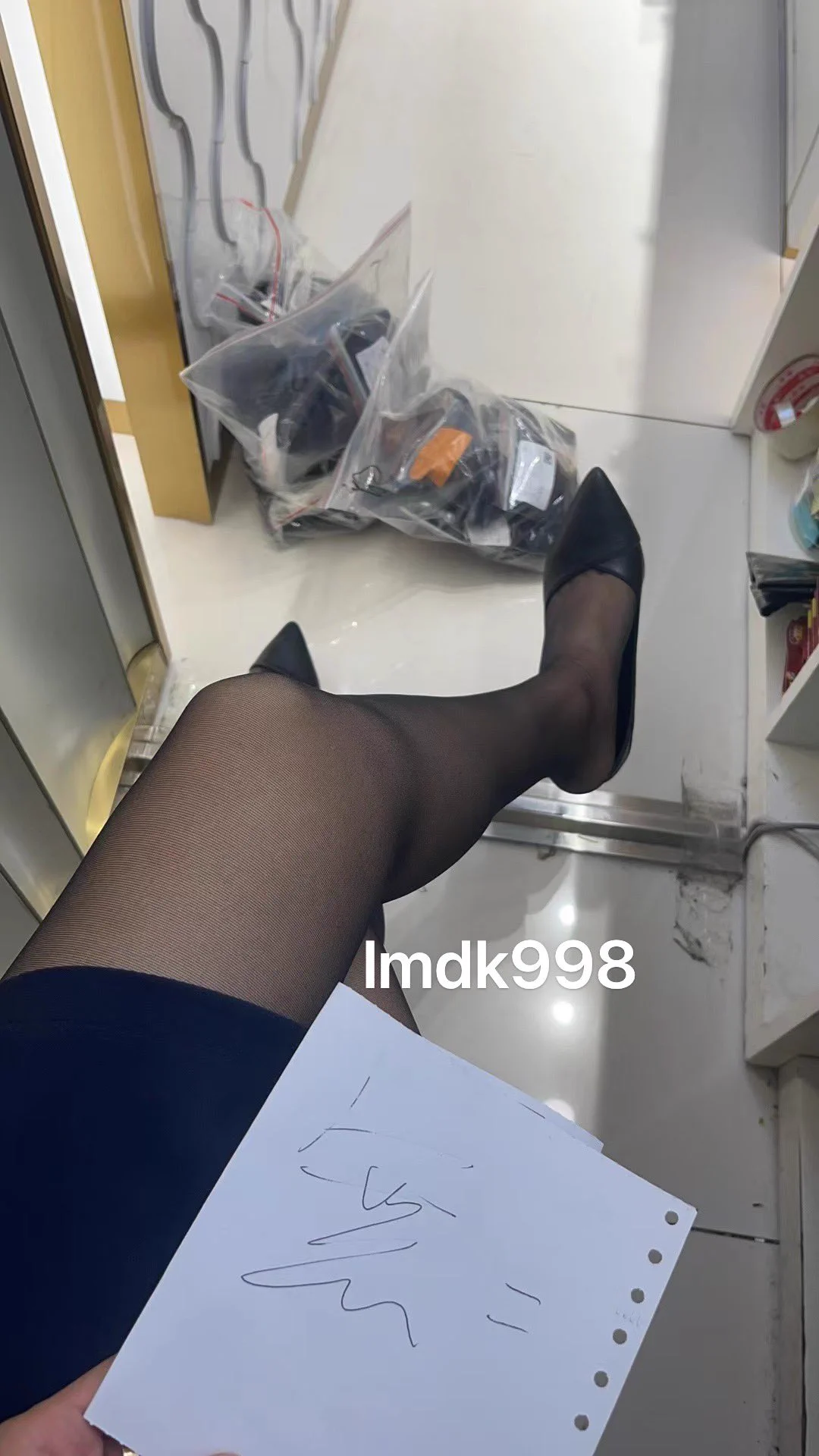 珠宝店黑丝来袭！店里都是年轻小姐姐！柜姐亲自打包，手上id验证，价格置顶有！ #专柜收丝 #原味丝袜 #原味黑丝 #黑丝 #酸臭丝袜 https://t.co/vRpPVF6YPi