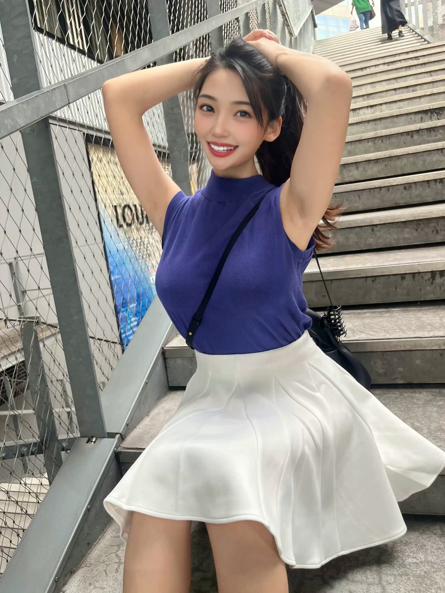 疲れたから階段でちょっと休憩～💦
どこか横になれるところの方が良いかな…？😂 https://t.co/8l1DfgvelG