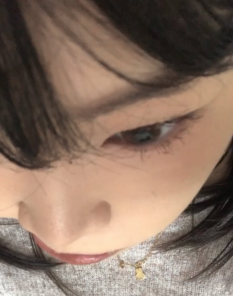 （歪嘴）

（山根好塌）
（好想死）
（開玩笑ㄉ-.-✌️） https://t.co/50dDk9CgwK