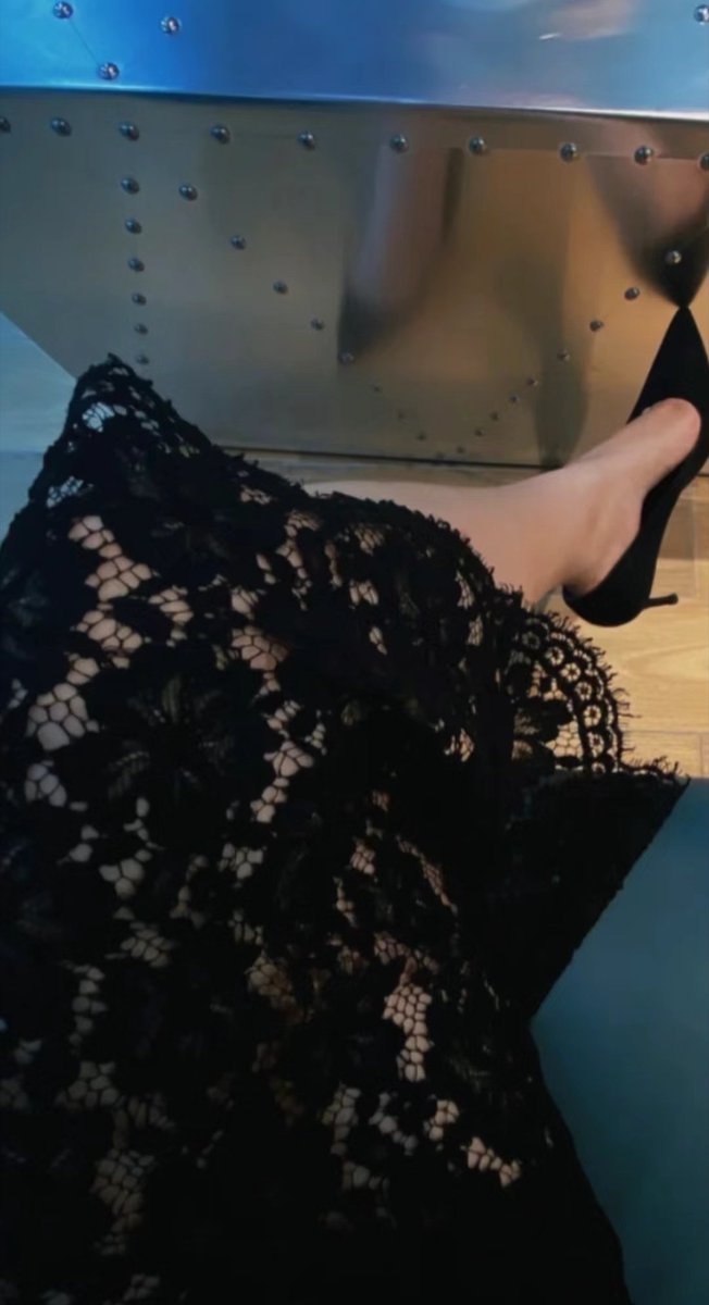 又下雨，怎么回去呀，下楼逛逛吧 https://t.co/nwanAVjscD