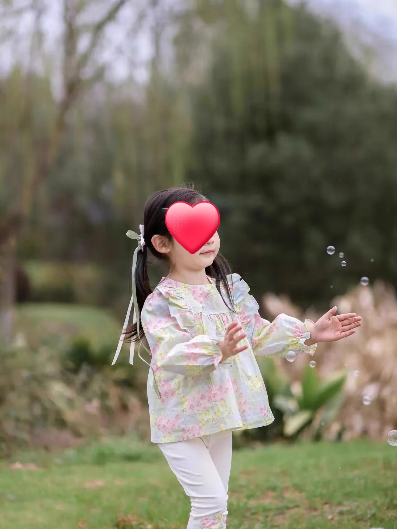 我家公主 不知道以後要便宜誰家兒子😂這顔值 配她的公主脾氣 但願有人受得住她不生氣的時候真想親一口 惹我的時候真想打她屁股 https://t.co/eeBQ2RhN8Y