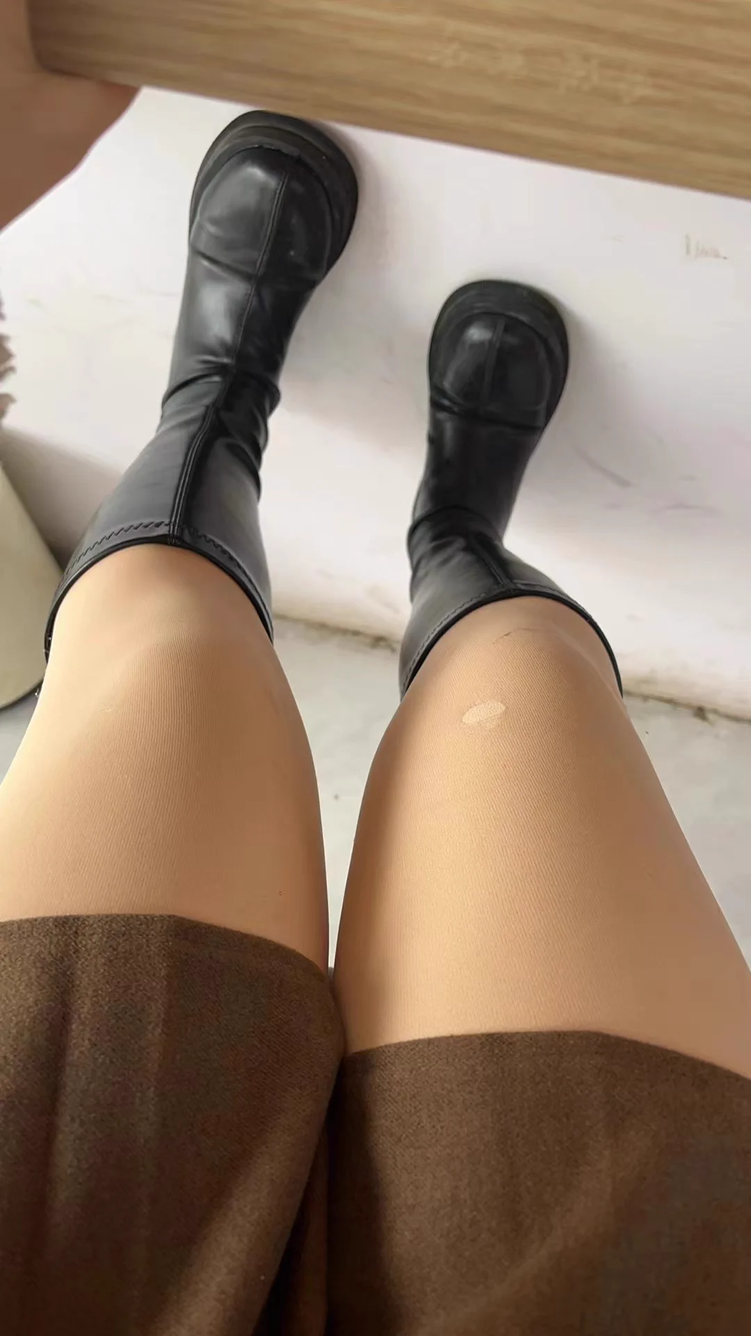0716地区，湖北荆州推友投稿，爱穿丝袜的可爱女友屁股都被老哥打红了，找同城同好交流，互换女友原味。同城有意向的可以私信我获取联系方式，拒绝白嫖。 https://t.co/1WsQrxwRX0