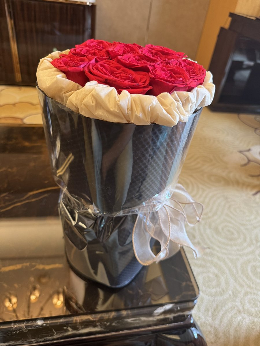 全网过100W粉了，你现在操得已经是个小网红了😂😂😂 https://t.co/su5Ubhzoeu