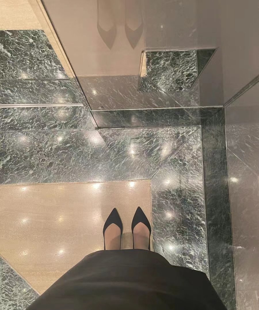 今天没穿蕾丝花边的，看谁说我呀，嘻嘻 https://t.co/zC0iUOOWuq