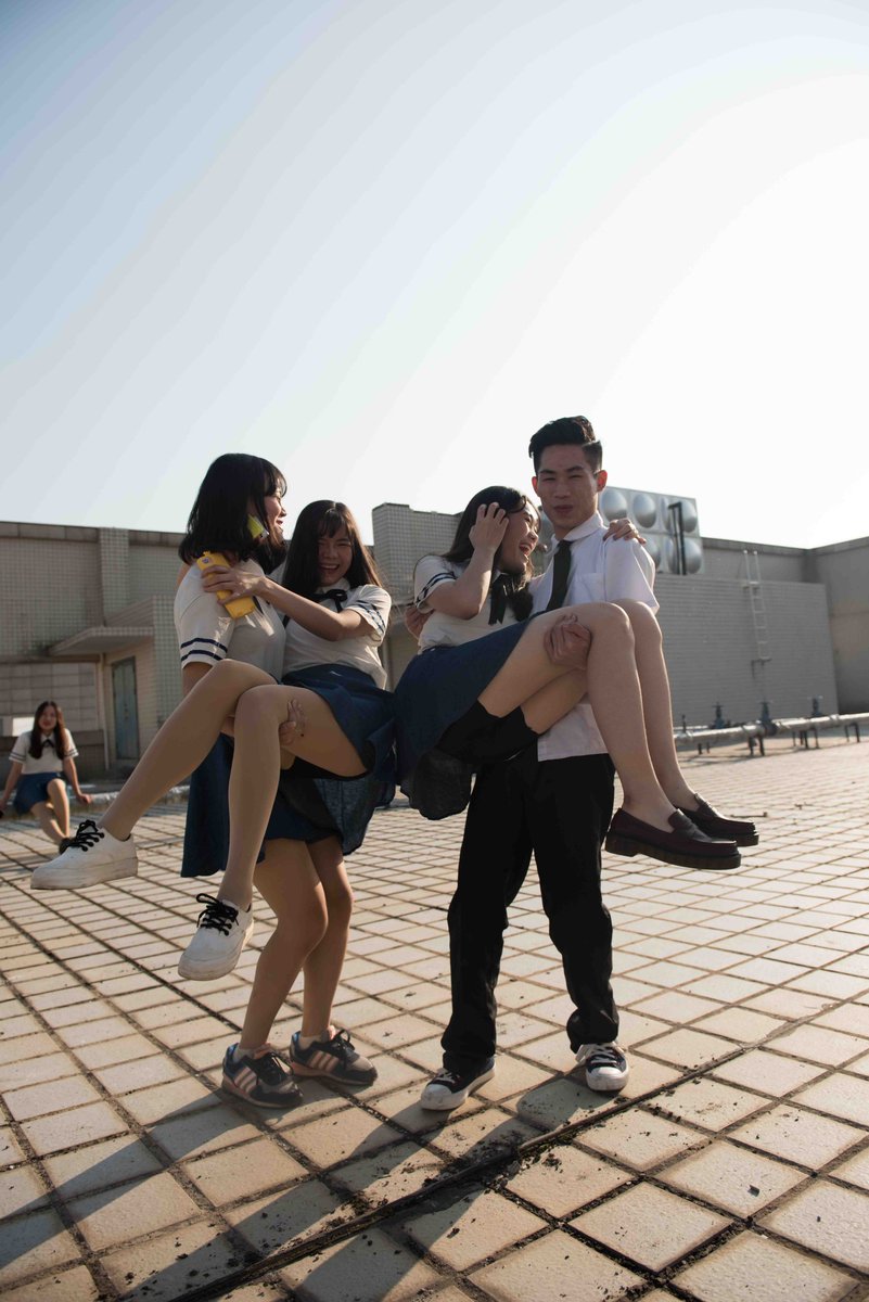 毕业小姐姐写真[371P+225M] #眼镜娘 #眼镜妹 #毕业照 #女大学生 #写真 
No.071118 预览全套尺度看置顶或私信 投稿：@007share 
眼镜娘圈子：https://t.co/VSeJDJ4Yn7 https://t.co/zLeuID4qA1