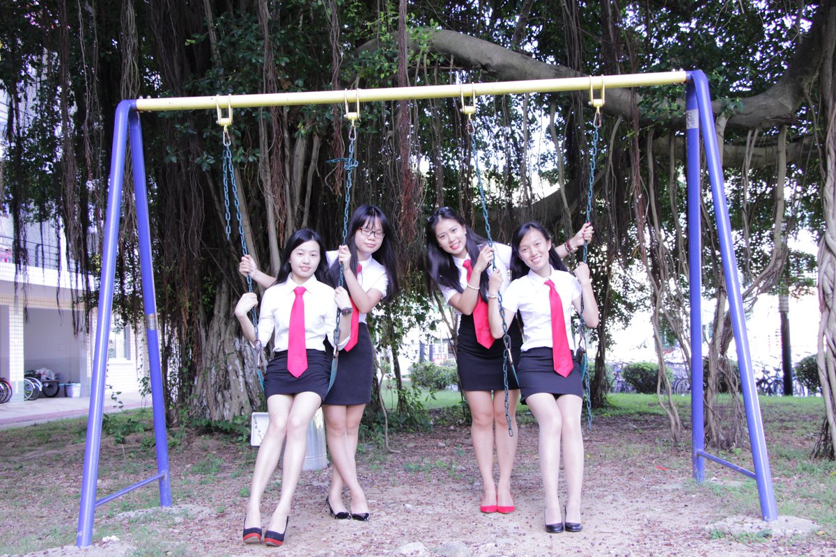 毕业小姐姐写真[139P+819M] #眼镜娘 #眼镜妹 #毕业照 #女大学生 #写真 
No.072328 预览全套尺度看置顶或私信 投稿：@007share 
眼镜娘圈子：https://t.co/VSeJDJ4Yn7 https://t.co/WMOtDq2WNu