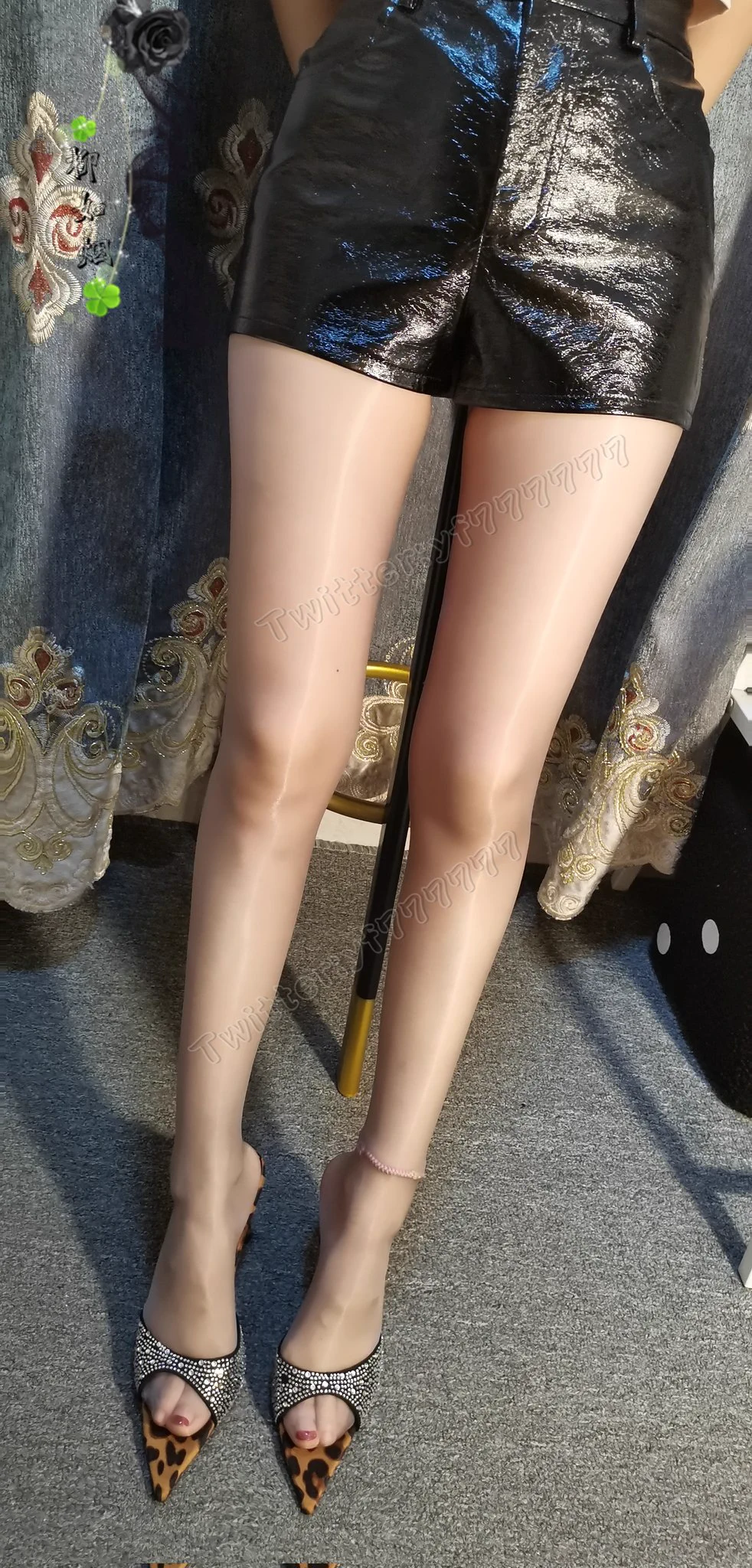 沉醉在时光的细碎中，浸润在星风的初吻里，静静听风吹过心灵，那一刻，只想与你分享这份静谧与安暖。碧落星河，烟笼人家，唯愿与你共赏繁华..... https://t.co/N9YH96idKb