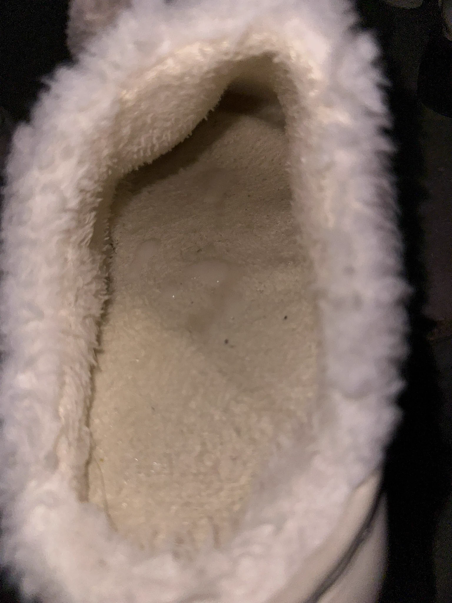 爆率max！ 带袜子的小皮鞋和毛毛拖鞋 看快递单子查到了微信 女主很漂亮 我最喜欢的就是这种小皮鞋 但是毛毛拖鞋玩起来的感觉更爽 没忍住就打在上面了 #原味 #扫楼打胶 https://t.co/hIeWLKCaFK