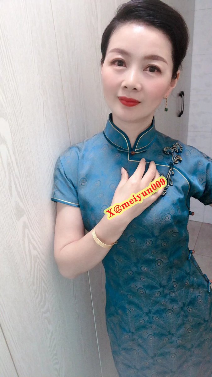 穿旗袍的小阿姨有一种高级美 https://t.co/Zk0DsBgYqj