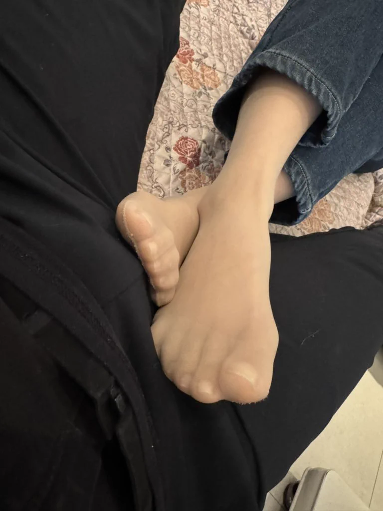 河南推友投稿，平顶山/漯河/许昌地区及周边，找夫妻交流，互玩丝袜。单男也行，要求素质高，有礼貌。有意向的同好可私信我获取联系方式，拒绝白嫖！ https://t.co/FqFqsajvuM