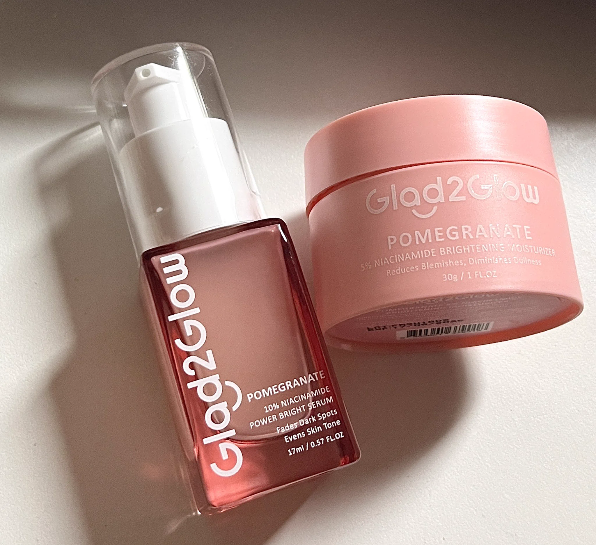 glad2glow pomegranate serum+moist🌷✨สกินแคร์ราคาเบาๆราคาน่ารักไม่เกินสองร้อย ส่วนผสมทับทิม - ตัวเซรั่มมี niacinamide 10% ผิวกระจ่างใสผิวใส- ตัวม้อยส์มี niacinamide 5% ผิวกระจ่างใสผิวชุ่มชื้นไปในตัว เนื้อสัมผัสบางเบา ตัวม้อยส์ทาเยอะได้สบายๆ ใช้คู่กันผิวใสคูณสองง🫶🏻 https://t.co/9yxMPgtHfI