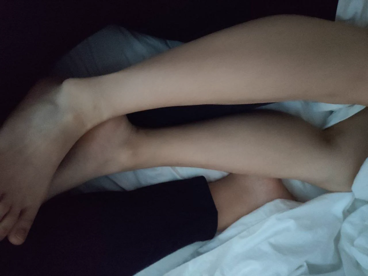 0731地区，长沙推友投稿，女朋友是中学老师，平时爱穿熊猫 nb vans，袜子都是捂了一整天的。想把骚袜子和长沙的兄弟互换。同城有意向的同好可私信我获取联系方式，拒绝白嫖！ https://t.co/ZjimRE4KOK