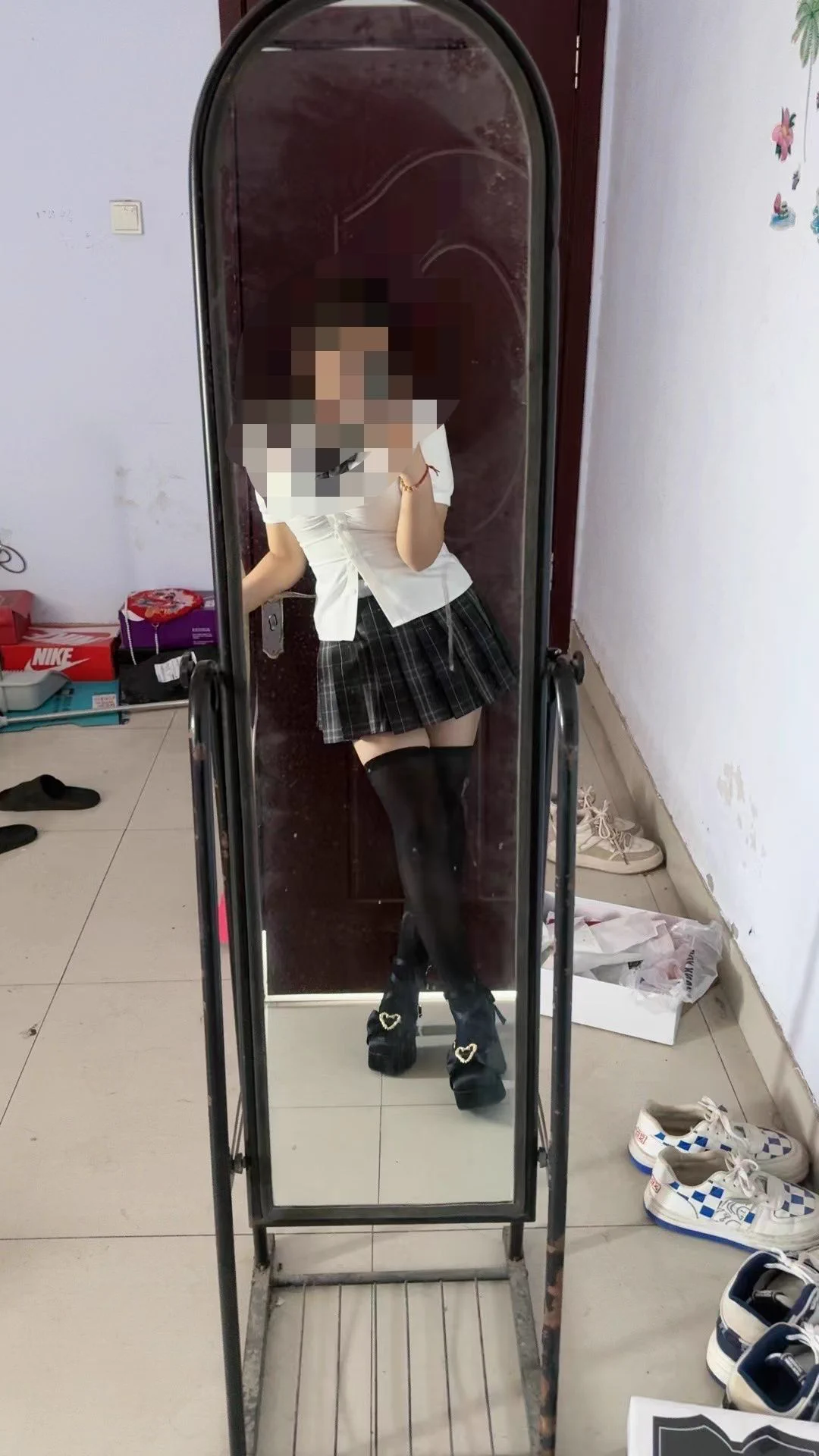 0734地区，湖南衡阳同好投稿，分享还在读书的女友和她的骚脚。同时找湖南衡阳本地同好交流，可分享扫楼点位，关系好的可以约女友一起玩脚。完整扫楼及把玩视频已发电报群，进群和需要同好联系方式请私信，拒绝白嫖！ https://t.co/uXaHl8pgBs