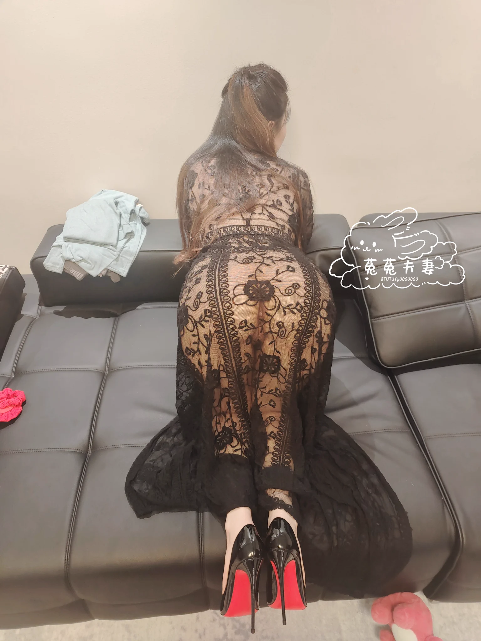 穿这衣服约会可以吧？
小哥哥会不会鸡动啊？
不行了小穴已经迫不及待被小哥哥抽插了
受不了了，我先自慰一下去。
#淫妻   #绿帽癖 https://t.co/PhDD56Nylb