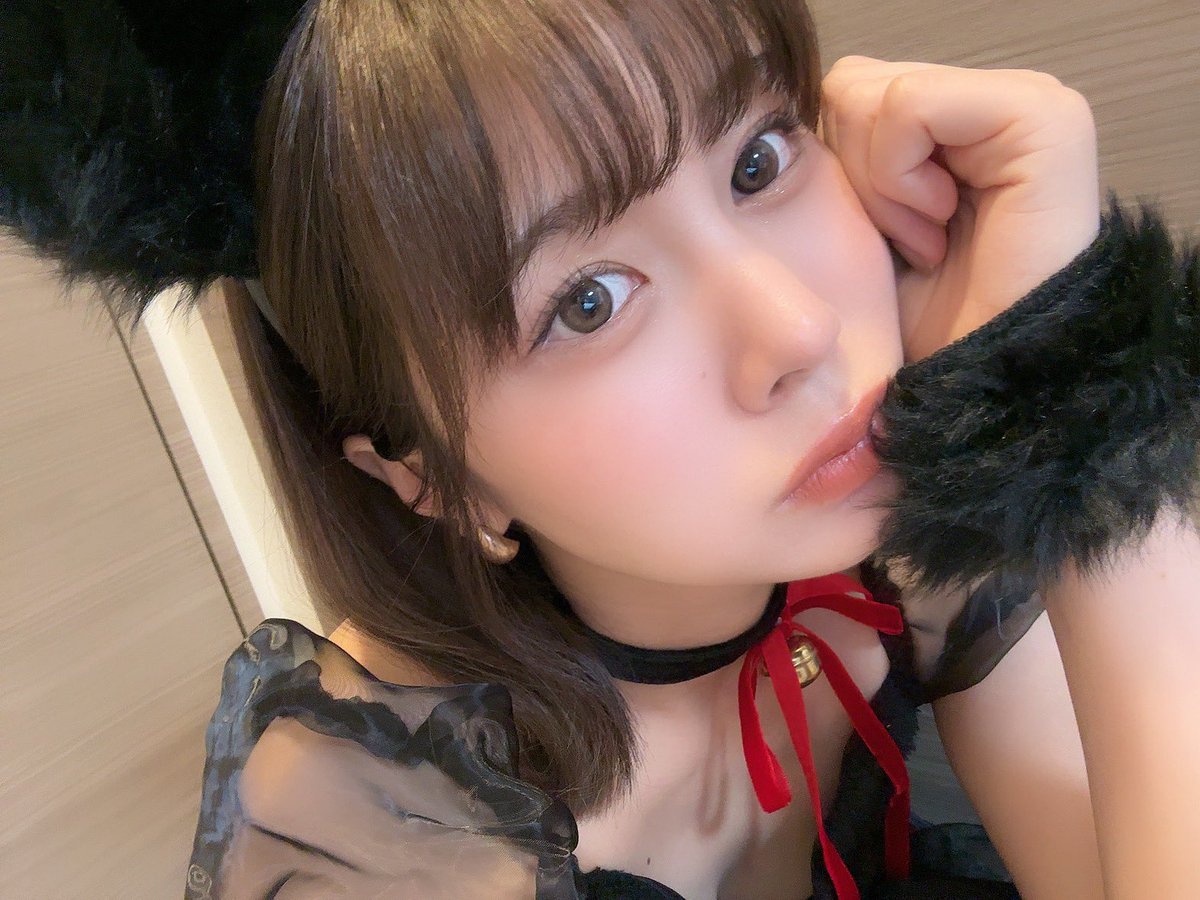 今日の２４時（１８日0:00）から初見さんday❤️‍🔥『初見です！』コメント待ってます❤️‍🔥
昨日の配信はにゃんこ！毎日コスプレ変えて配信するよーーー！ https://t.co/oWtCo4yvxs