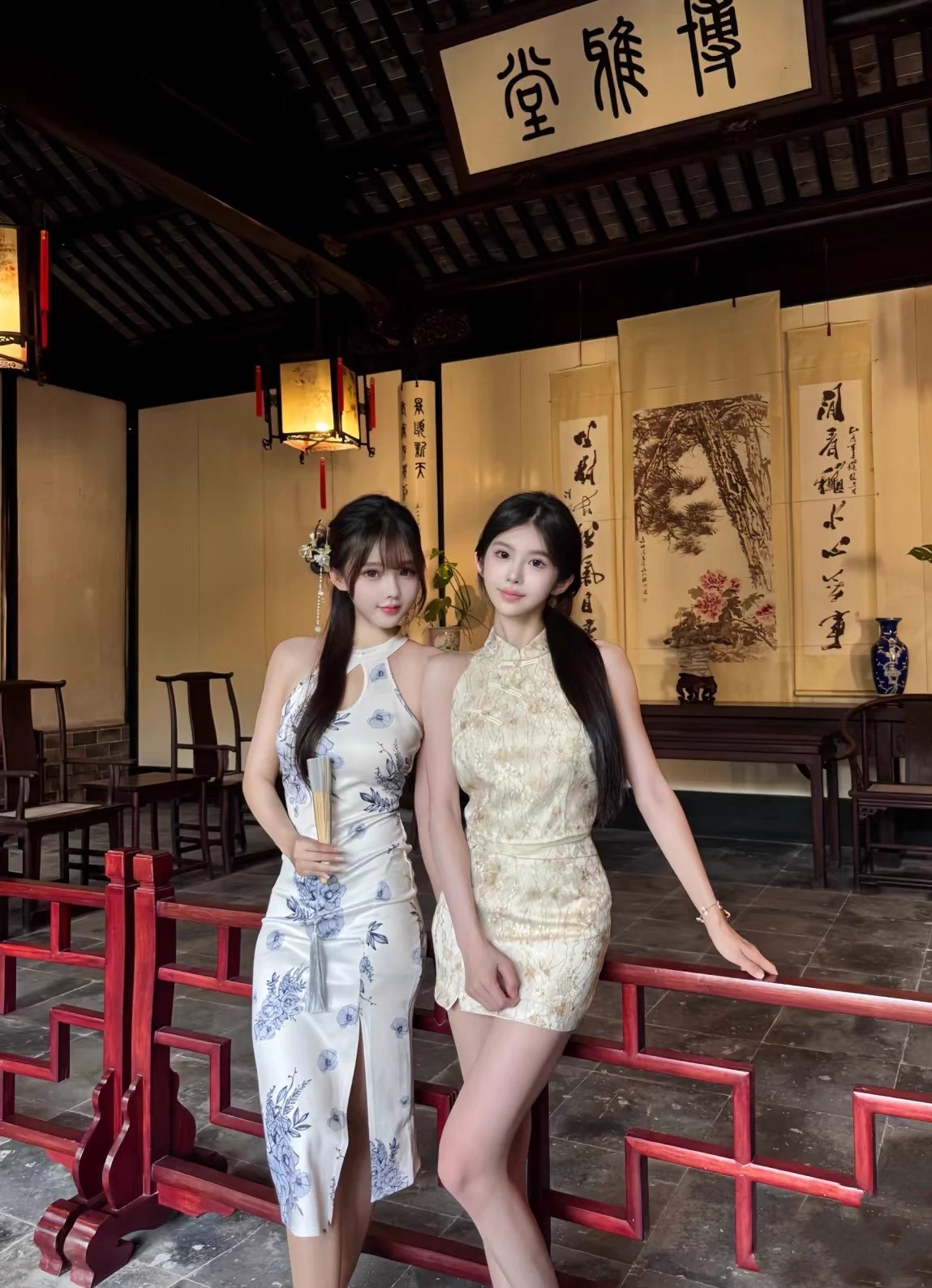 和闺蜜穿着旗袍去苏州园林
我这个穿着在古代
可能是千金大小姐吧？🤭🤭 https://t.co/1BcnKJ5soA