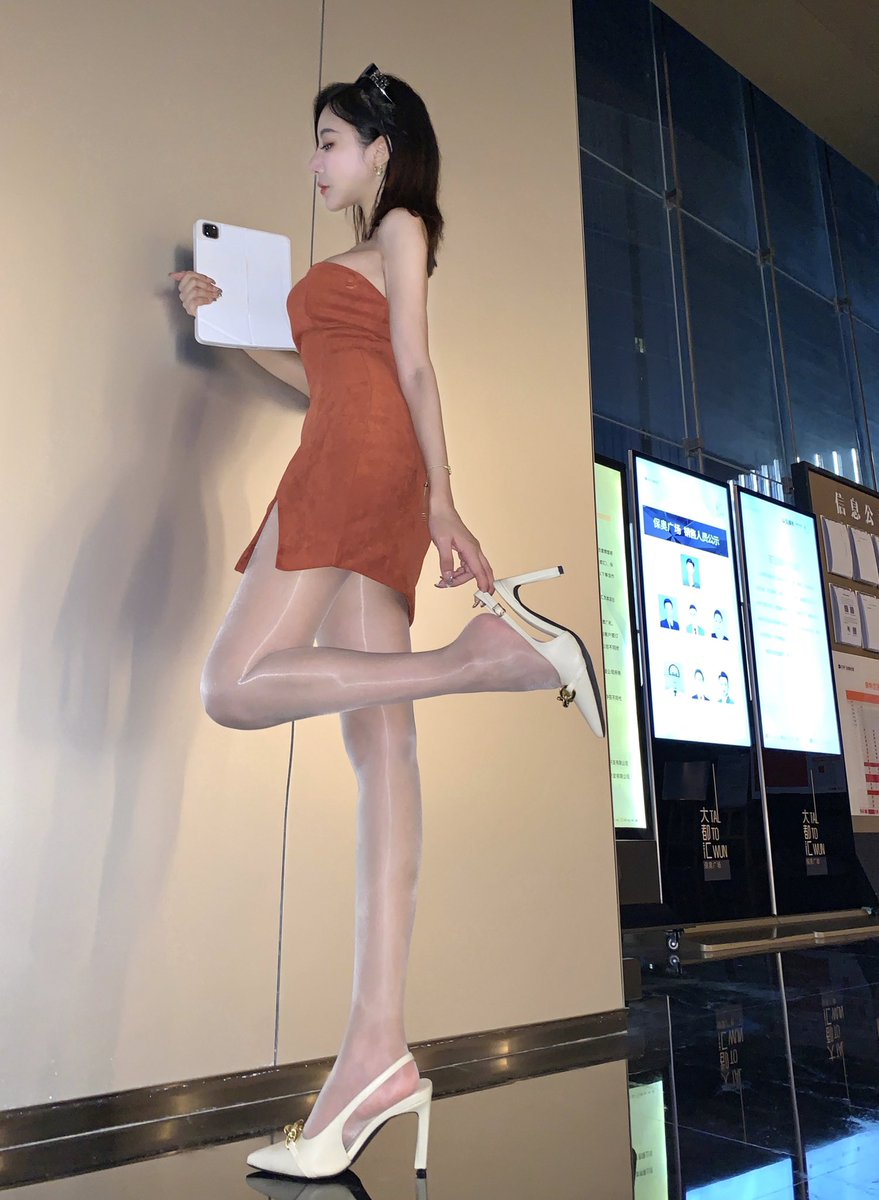 想用我的大长腿想圈住你～ https://t.co/mSv7nf5kZ3