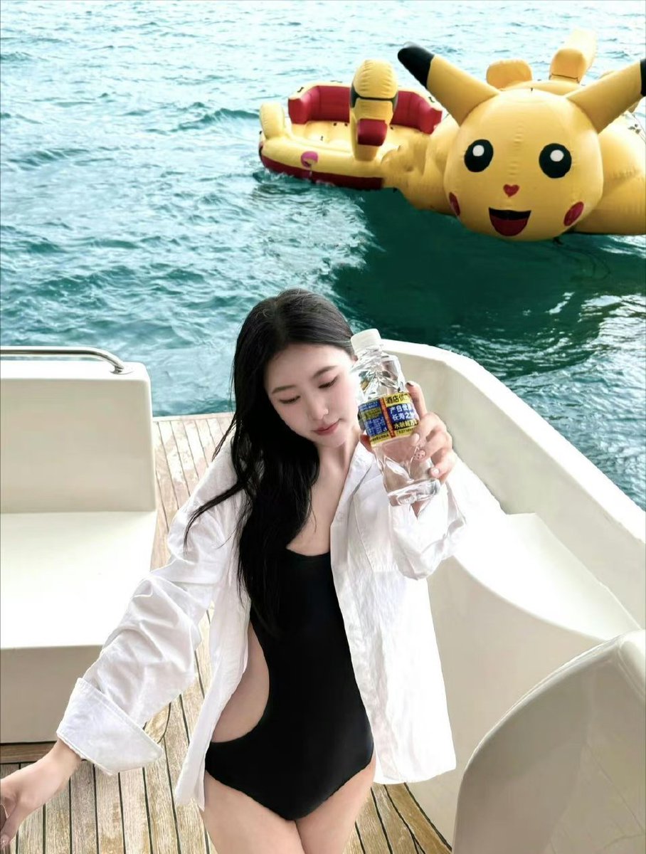 大家猜一猜跟谁出海游玩呢。 https://t.co/FMT4KCwTB8