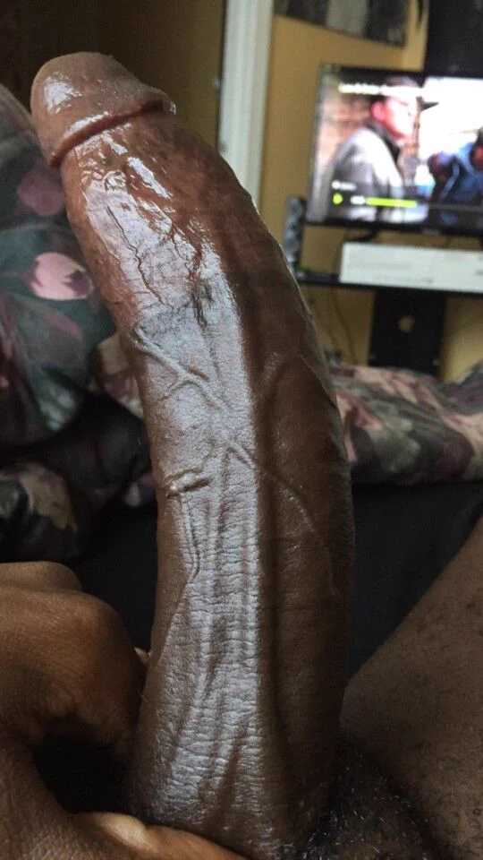 黑爹露出鸡巴，按住女神，她们就会口干舌燥的吸允♠️肉棒崇拜♠️鸡巴刻画在女神的基因内她们不是贱，她们只是本能的无法抗拒吸大黑♠️屌的快乐几千年来，所有女人都是这样的毕竟无脑吸屌换取安逸和服从，有什么比这更诱人的呢#黑爹 #bbc #媚黑女 #媚外 #母狗 #QOS #媚黑 https://t.co/V3LtQSGSD9