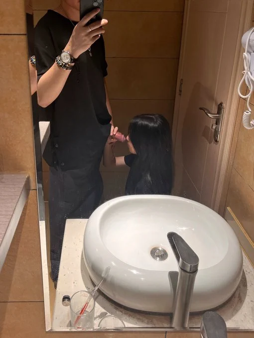 为培养女朋友有更好的心态造福兄弟们，最近想让她好好学学媚男女德，不知道兄弟们有没有什么资源教材 https://t.co/1BYOzEJ6nC