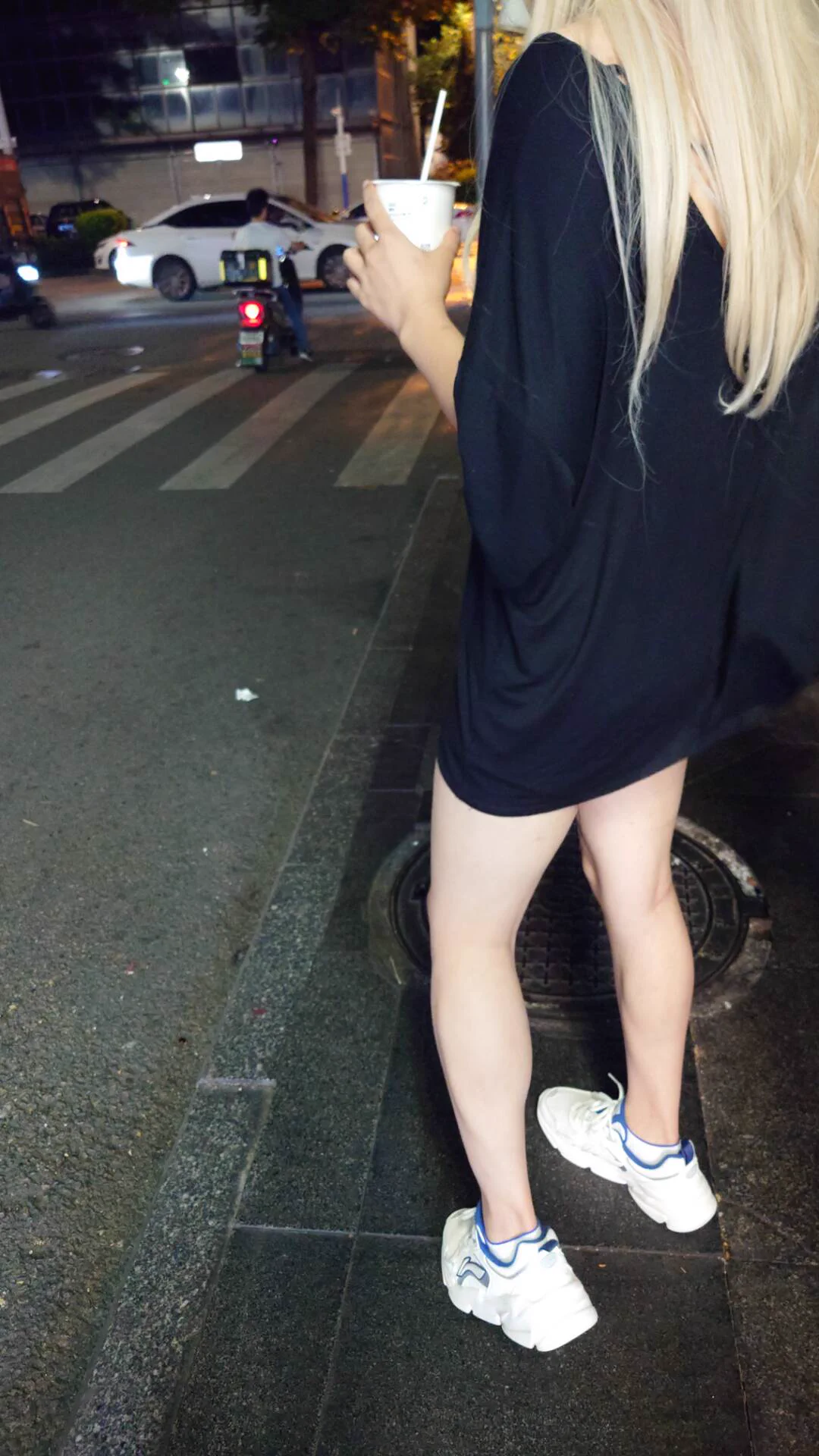 A股亏麻了 今天出门站街 https://t.co/8PSPLQUXBW