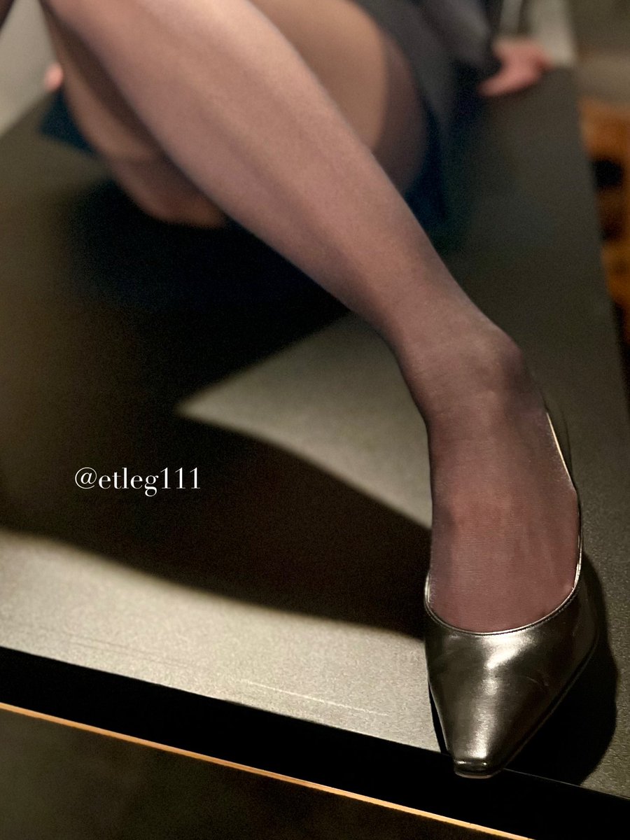 おはようございます✨
いつかの冬☃️📸💕
最近、黒いストッキングの📮がなかったので🙏
今から少し寝ます💤 https://t.co/lGnI77eKiH