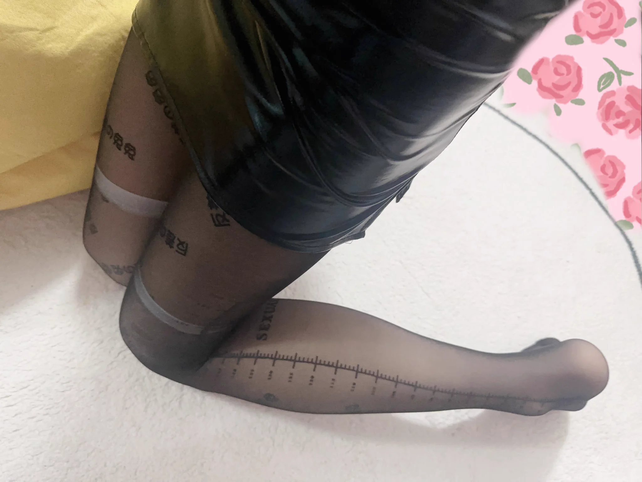 好心人赞助点买涩涩的衣服吧(•́₃•̀) https://t.co/0s56AlFLvq