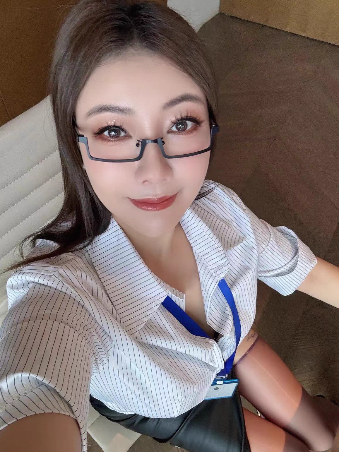 拍摄忙碌的一天又一天，2024年的第一套写真即将上线❤️🤣千呼万唤始出来，是真的恨不得48小时忙碌。 https://t.co/42LSoJNG37