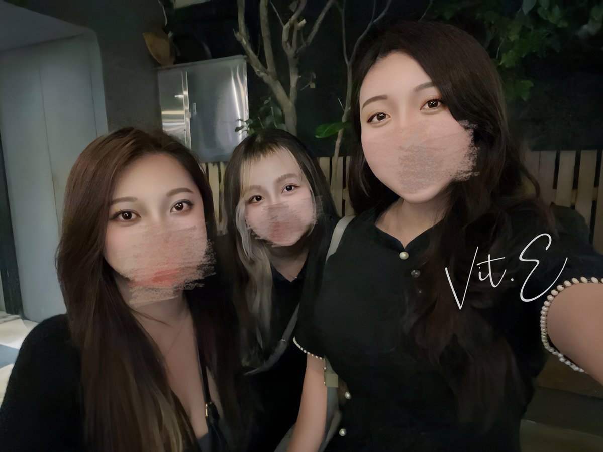 暑期旺季忙翻😰

除了被工作跟培訓塞滿之外
其他時間都是跟三寶相處的me time 

但..再忙也要跟美女們約會充電(✽´ཫ`✽)

@kosame1204 還有我的傻寶💓
有人看得出是哪位隱藏版老朋友嗎😚 https://t.co/24Bc5AP622