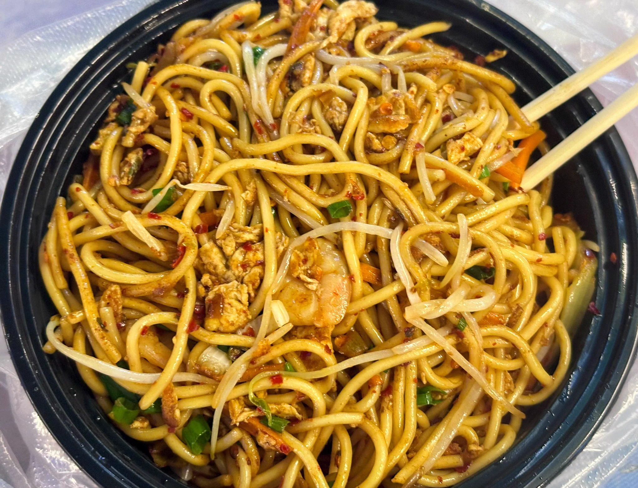 倒时差倒乱了，现在才吃晚饭，不太喜欢他们家的工业辣椒，吃完以后也不辣就是嘴巴好痛。 https://t.co/UBCfLoxJoe
