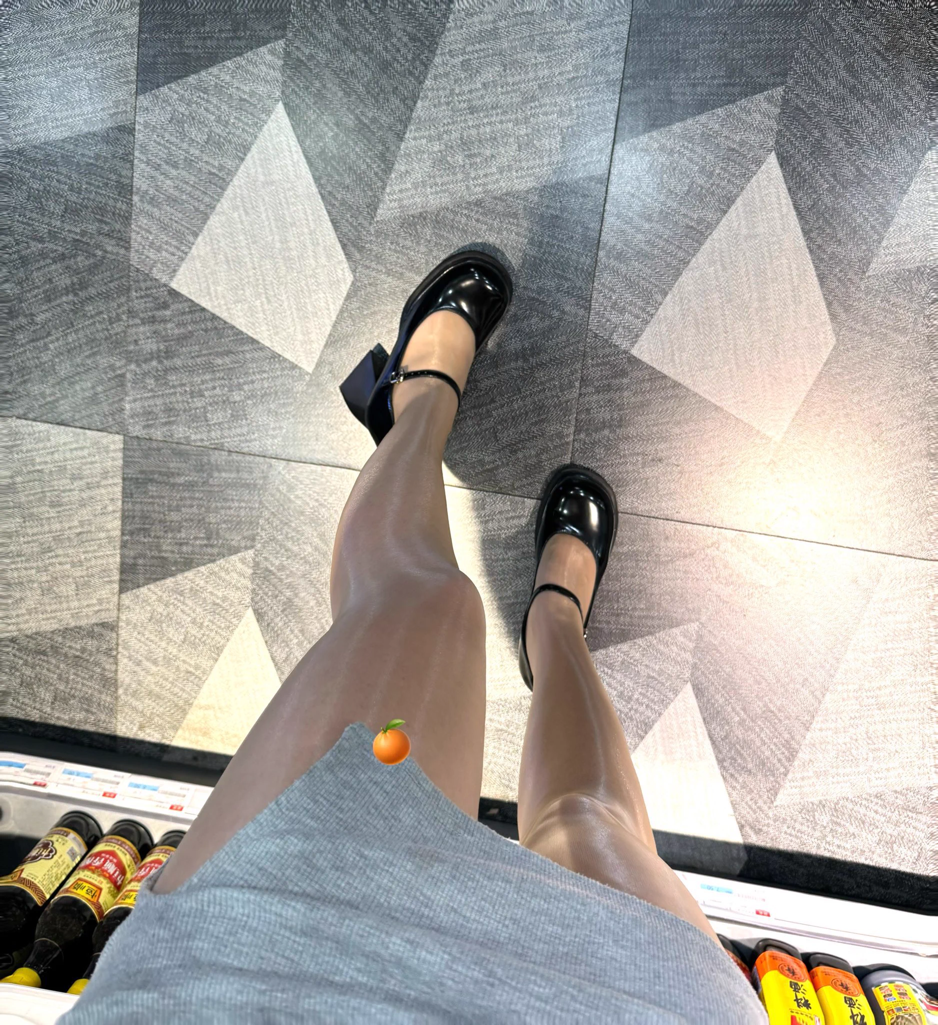 报告🙋今天穿了油亮亮🧦 https://t.co/iAVEoawnYQ