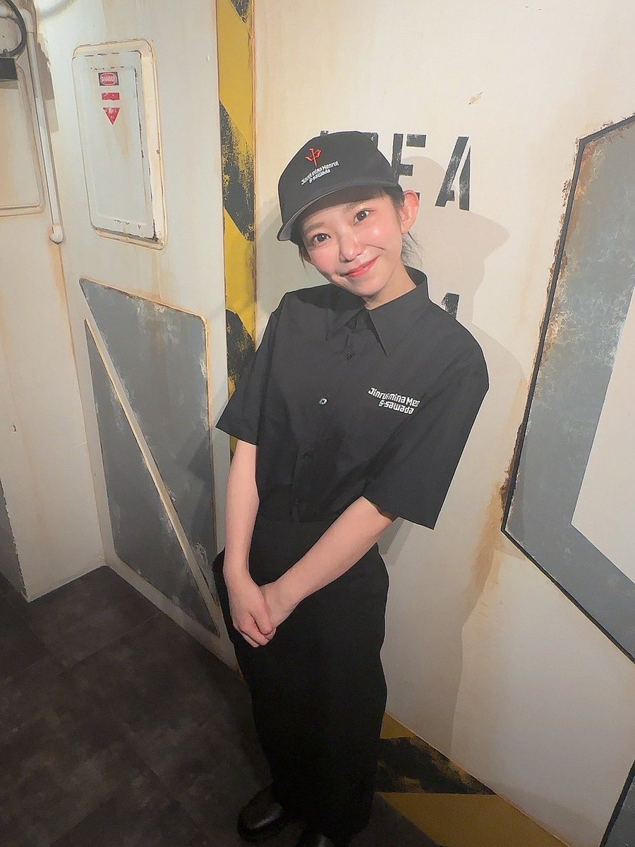 人生初ラーメン屋さん！！！
めっっっちゃ楽しかった😭😭❤️❤️
「美味しかった！」て言ってもらえる幸せがはんぱない、、、、、！！
ラーメン屋さんで働くのが夢だったので
とってもいい経験になりました！！
ご来店くださったみなさんありがとうございました！✨
写真感想ぜひ載せてくれたら嬉しいです🥰🎉
#人類みな麺類とエスサワダ