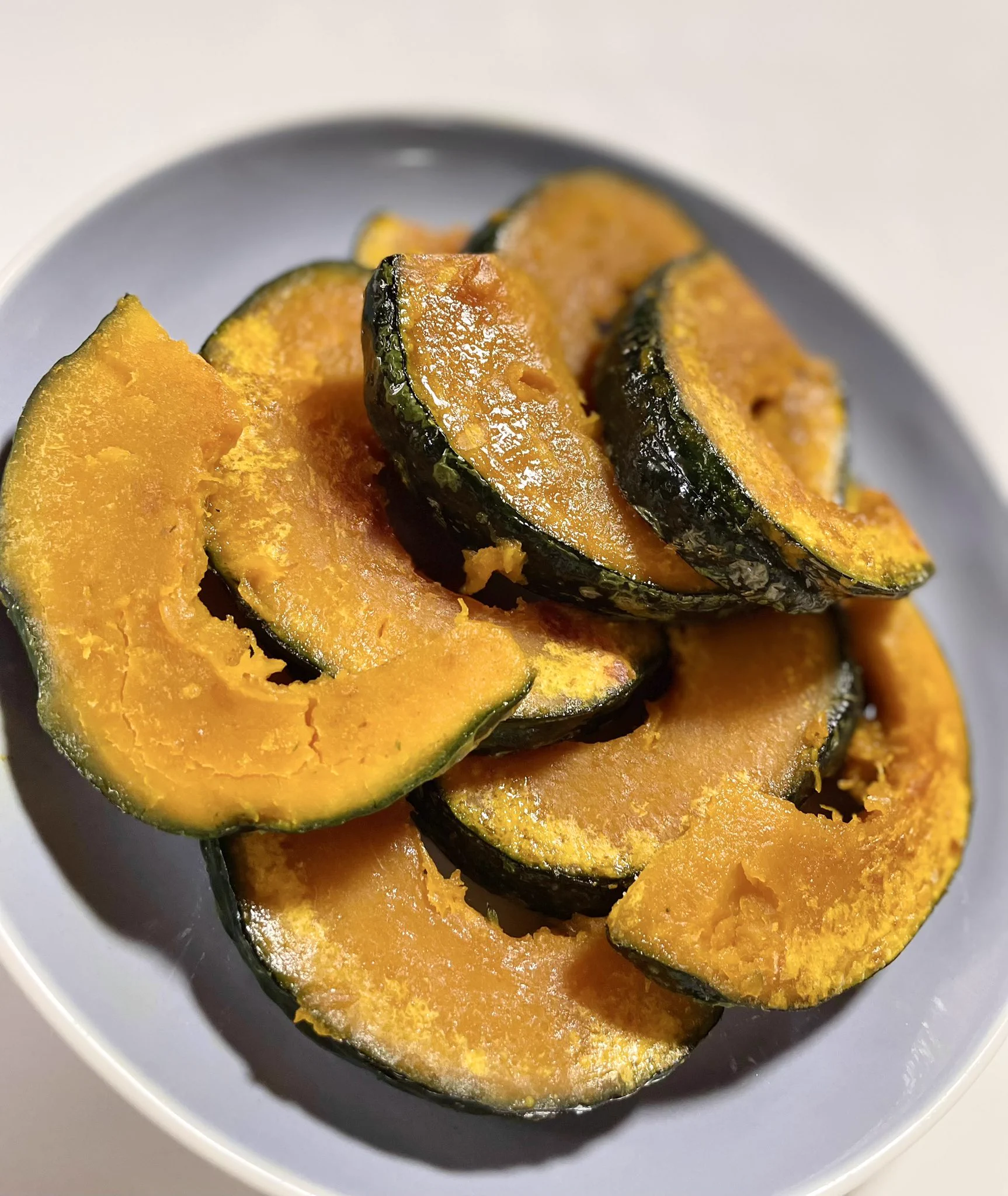 畑のカボチャをバターと塩で炒めたほっぺが落ちるほど美味しい止まらない1品🎃🧈 https://t.co/kGcLEdxY3u