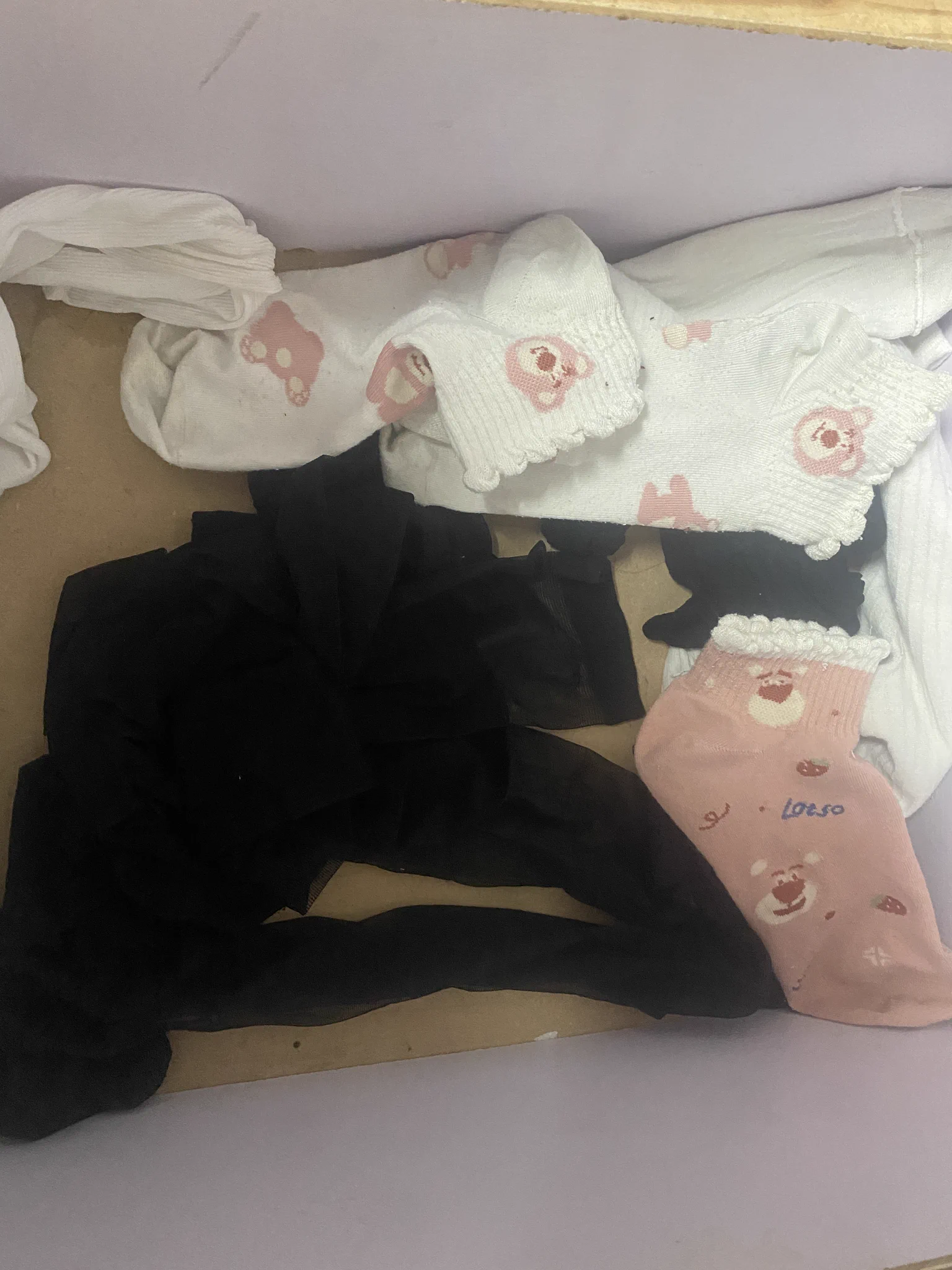 0351地区，山西太原老哥投稿。找同城同好来玩大学生女友的原味，丝袜、鞋子，内衣内裤都可以安排。希望同好素质高，有礼貌，同城有意向的同好可私信我获取联系方式，拒绝白嫖！ https://t.co/Gm9Nd4ofYO