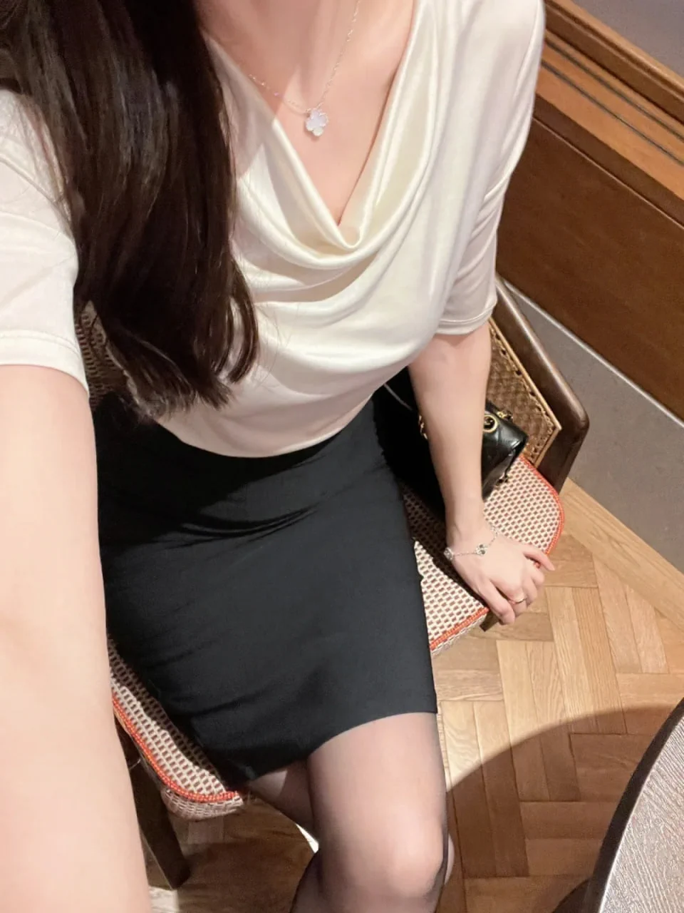 最終選擇這套來見國中同學｛暗戀の男生........10年未見 不知道接下來會發生什麽我再也不是曾經那個膽怯 喜歡不敢說的女孩了 https://t.co/2eowP7s456
