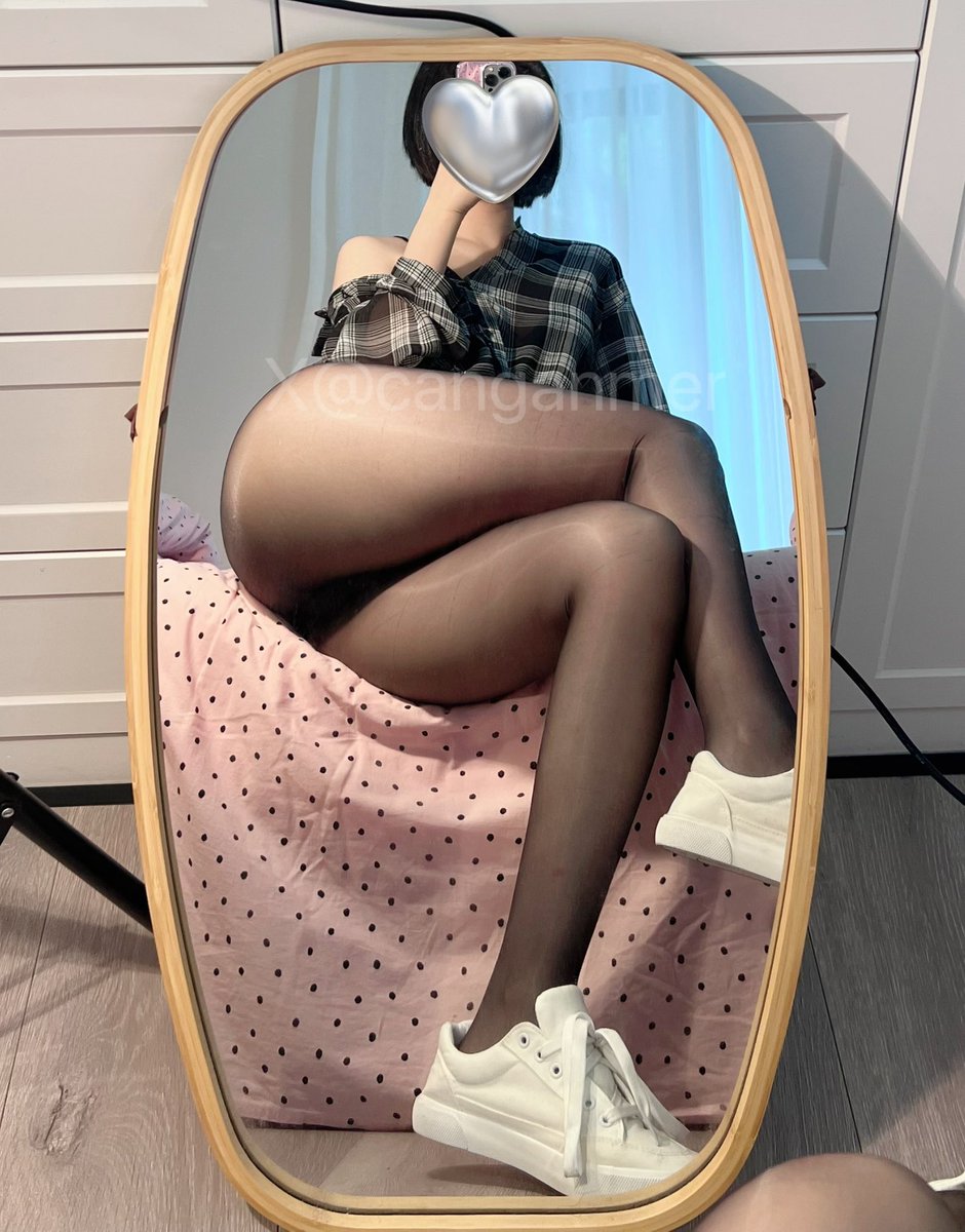 用屁股比个心 https://t.co/ZiYODqNfwN