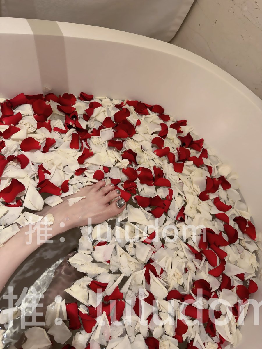 来 媚脚傻逼的专属饮料在这～🤭 https://t.co/C3jXbMy2KD